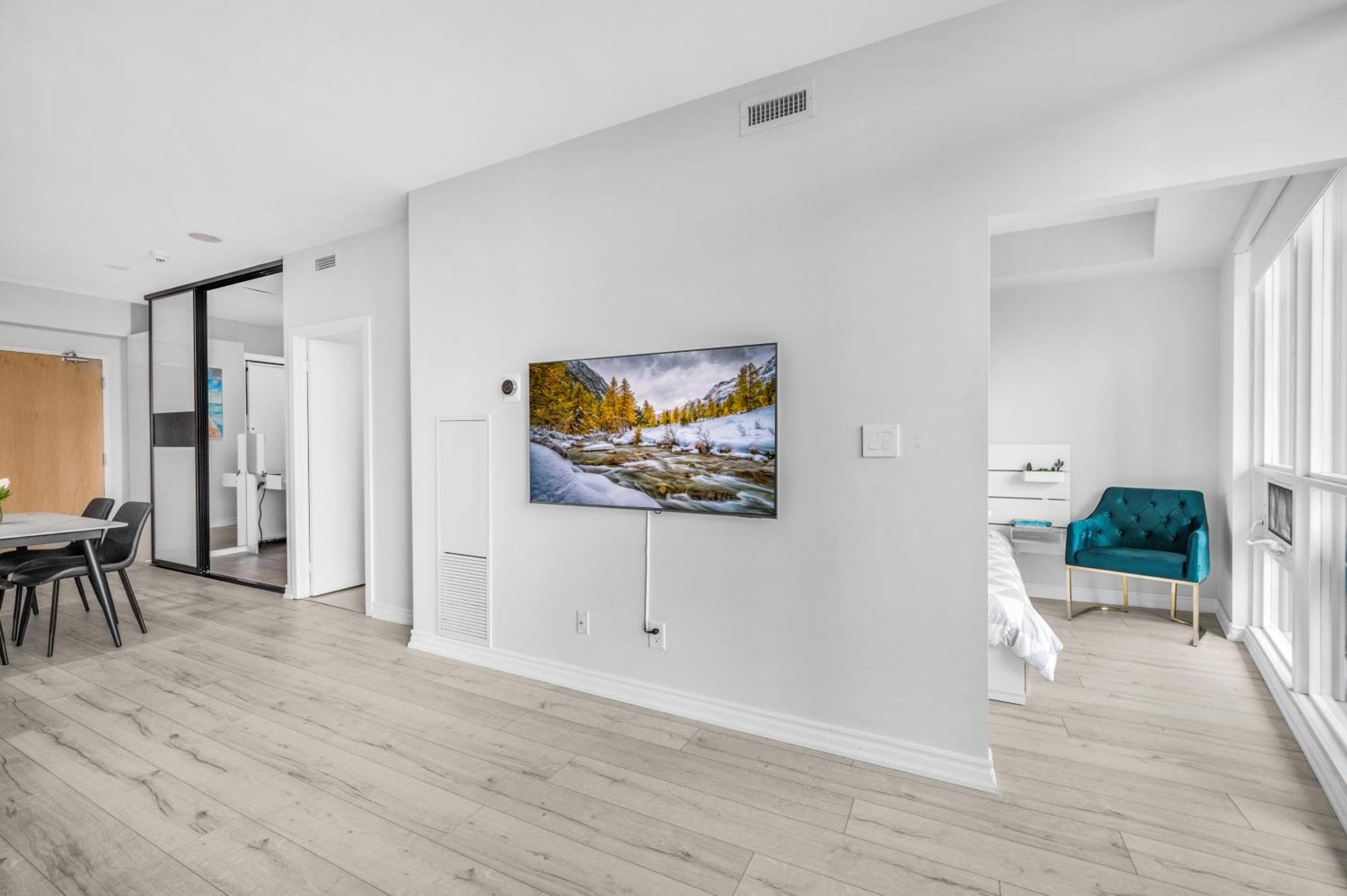 Luxury Downtown Toronto 2 Bedroom Suite With City And Lake Views And Free Parking Εξωτερικό φωτογραφία